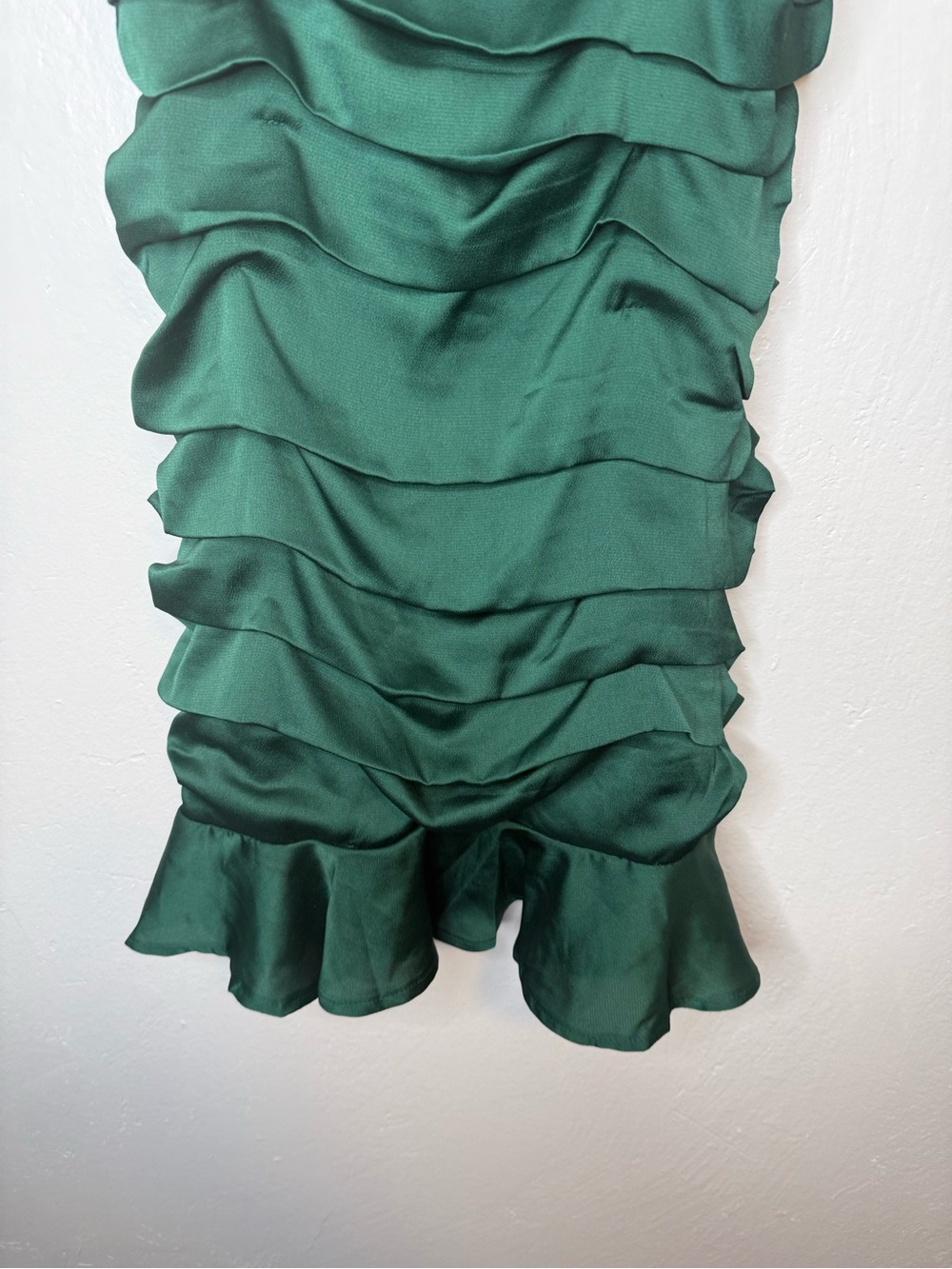 Hello Molly Emerald Green Satin Ruched Mini Dress Size M (AU 10 / US 6) - Picture 4 of 12